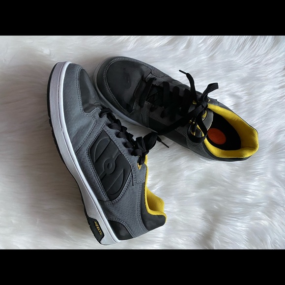 Heelys Other - *SOLD**Men’s Heelys Shoes